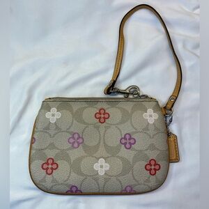 Coach Peyton Clover wristlet